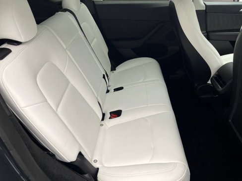 Used 2023 Tesla Model Y Performance image 33
