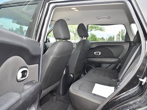 Used 2015 Kia Soul + image 13
