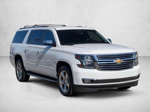Used 2018 Chevrolet Suburban Premier image 3