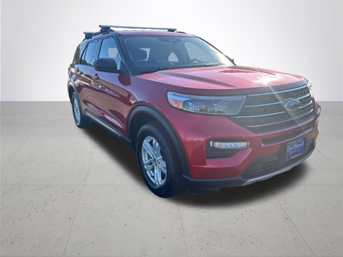 Used 2022 Ford Explorer XLT w/ Equipment Group 202A image 5