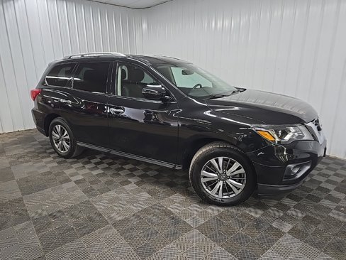 Used 2020 Nissan Pathfinder SV image 1