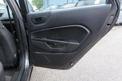 Used 2019 Ford Fiesta SE image 12