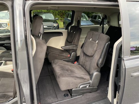 Used 2012 Dodge Grand Caravan SXT w/ Entertainment Group 1 image 11