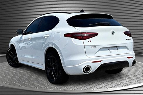 Used 2021 Alfa Romeo Stelvio Ti w/ Nero Edizione image 4