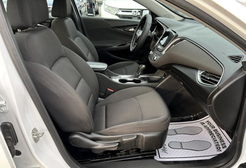 Used 2020 Chevrolet Malibu LT image 12