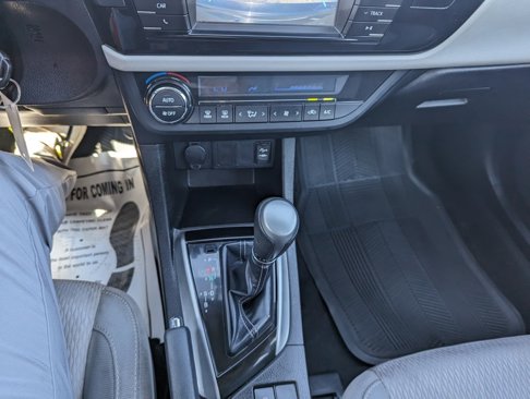 Used 2014 Toyota Corolla LE image 12