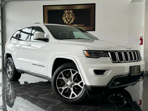 Used 2018 Jeep Grand Cherokee Limited image 1