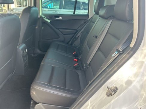 Used 2016 Volkswagen Tiguan SE image 26