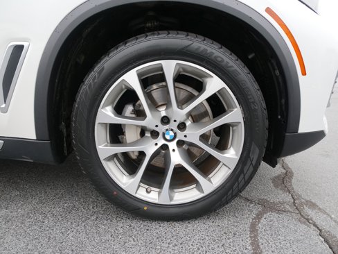Used 2021 BMW X5 xDrive40i w/ Premium Package image 10
