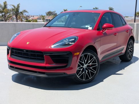 Certified 2022 Porsche Macan S image 1