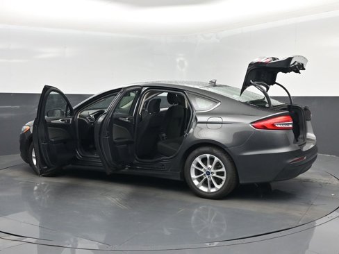 Used 2019 Ford Fusion SE image 48