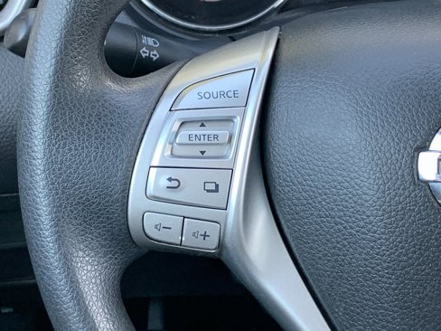 Used 2016 Nissan Rogue SV image 11