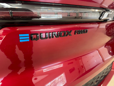 Used 2025 Chevrolet Equinox EV RS image 22