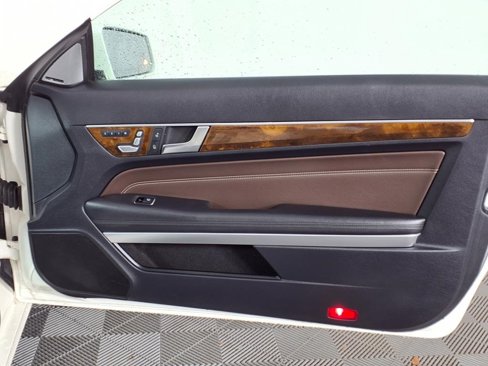 Used 2016 Mercedes-Benz E 400 Coupe w/ Premium 2 Package image 8