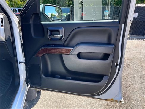 Used 2019 GMC Sierra 1500 SLE w/ SLE Value Package image 19