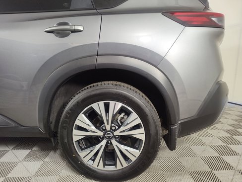 Used 2022 Nissan Rogue SV w/ SV Premium Package image 28