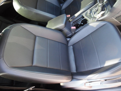 Used 2018 Volkswagen Tiguan SE w/ Panoramic Sunroof Package image 25