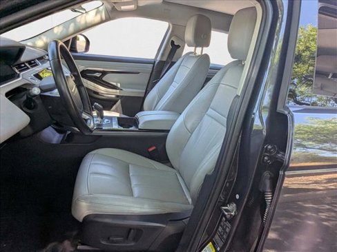 Used 2020 Land Rover Range Rover Evoque S image 15