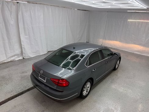 Used 2016 Volkswagen Passat 1.8T S image 33
