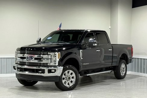 Used 2019 Ford F250 Lariat w/ Chrome Package image 1