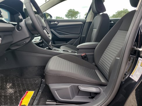 Used 2025 Volkswagen Jetta S image 17