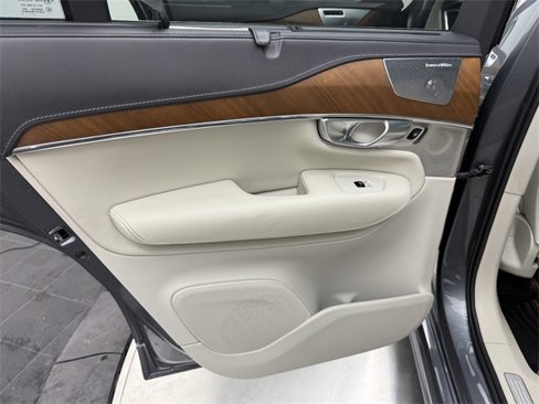 Used 2017 Volvo XC90 T6 Inscription w/ Vision Package image 24