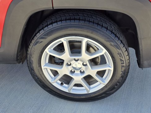 Used 2019 Jeep Renegade Latitude image 11