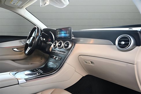 Used 2020 Mercedes-Benz GLC 300 4MATIC image 27