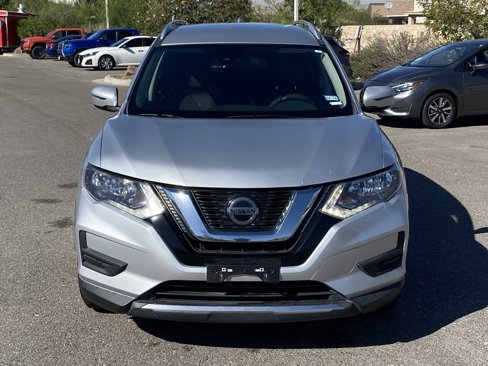 Used 2020 Nissan Rogue SV image 2