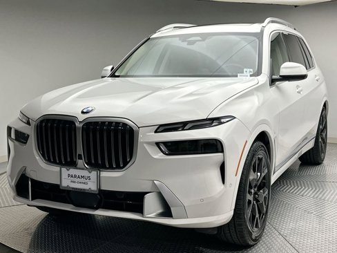 Used 2024 BMW X7 xDrive40i w/ Parking Assistance Package image 1