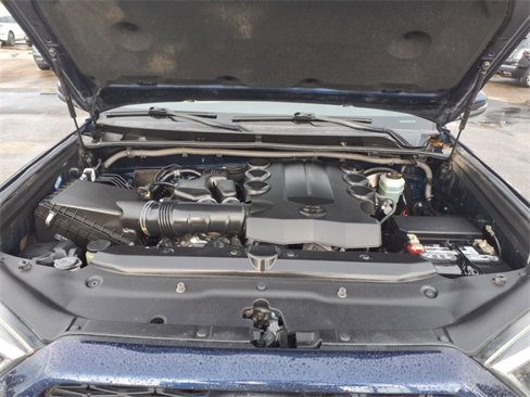 Used 2018 Toyota 4Runner Limited image 3
