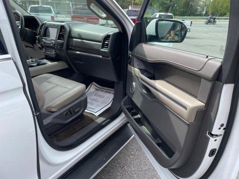 Used 2018 Ford Expedition Max XLT w/ Equipment Group 202A image 28