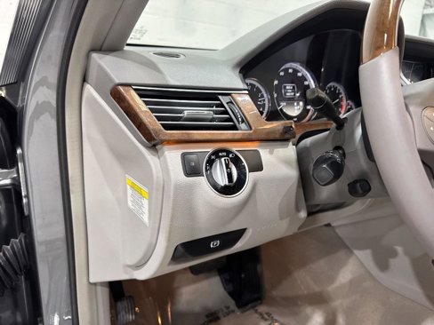 Used 2012 Mercedes-Benz E 350 Sedan image 26