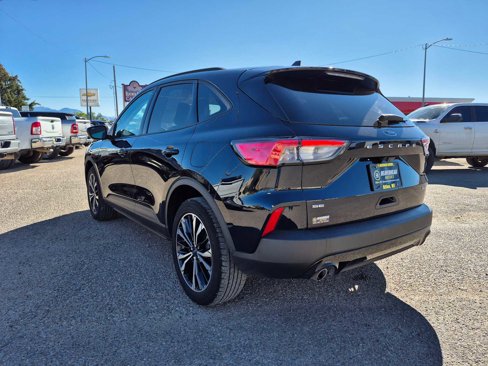 Used 2021 Ford Escape SE w/ SE Sport Appearance Package image 9