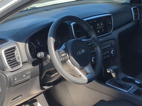 Used 2021 Kia Sportage LX image 2