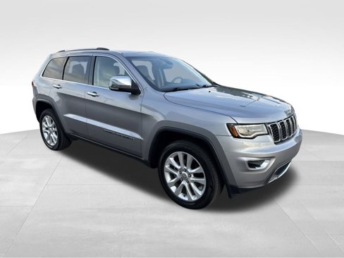 Used 2017 Jeep Grand Cherokee Limited w/ Luxury Group II image 8