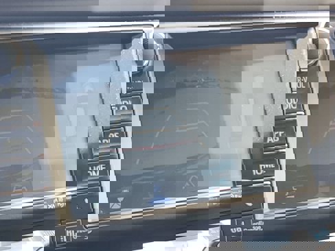 Used 2018 Toyota RAV4 SE image 31