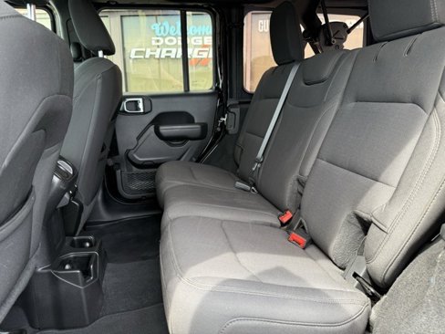 Used 2022 Jeep Wrangler Unlimited Sport image 17