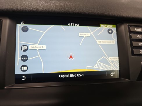 Used 2019 Land Rover Discovery Sport SE image 24