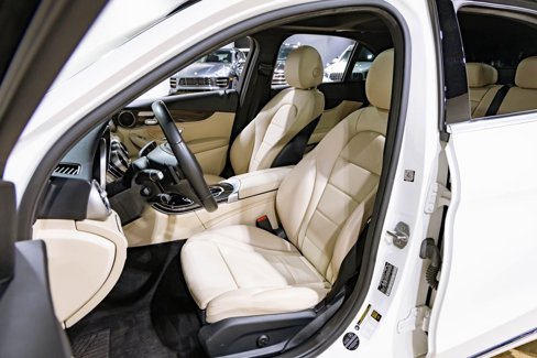 Used 2018 Mercedes-Benz C 300 Sedan w/ Premium Package image 22