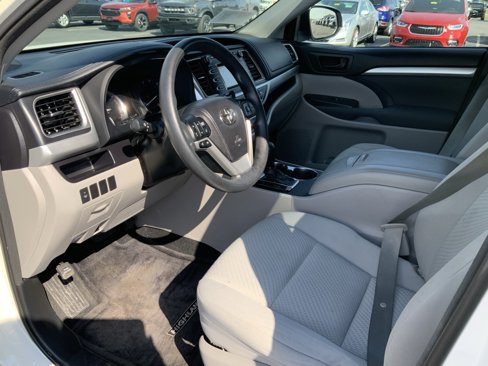 Used 2014 Toyota Highlander LE image 24