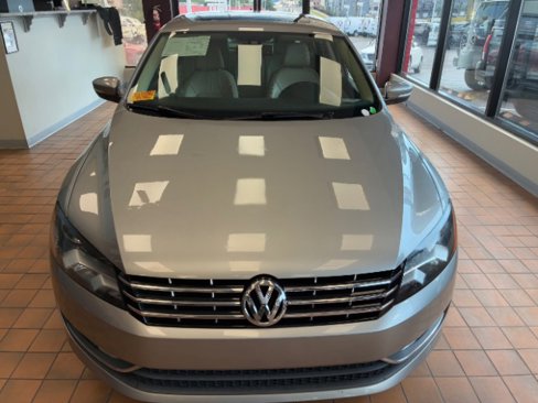 Used 2014 Volkswagen Passat TDI SEL Premium image 5