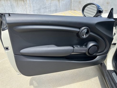 Used 2016 MINI Cooper 2-Door Hardtop image 8