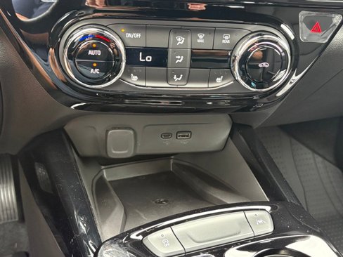 New 2025 Chevrolet Trax RS w/ Sunroof Package image 33