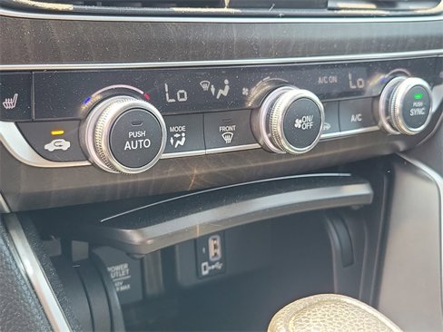 Used 2018 Honda Accord EX image 18