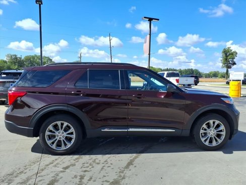 Used 2023 Ford Explorer XLT w/ Equipment Group 202A image 3