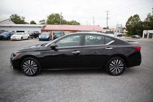 Used 2024 Nissan Altima 2.5 SV image 6