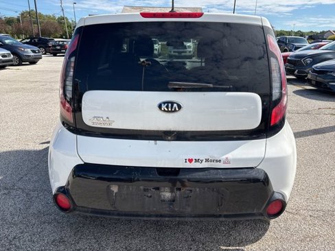 Used 2016 Kia Soul + image 7