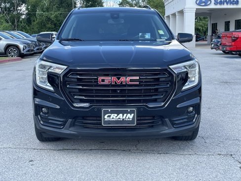 Used 2022 GMC Terrain SLT w/ Infotainment Package II image 2