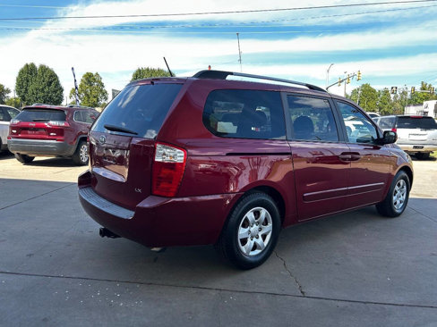 Used 2009 Kia Sedona LX image 2